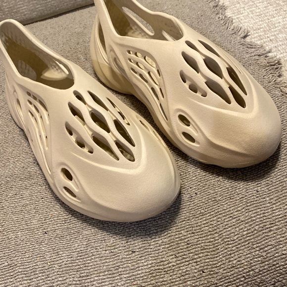 Adidas Yeezy foam runners - Picture 1 of 6